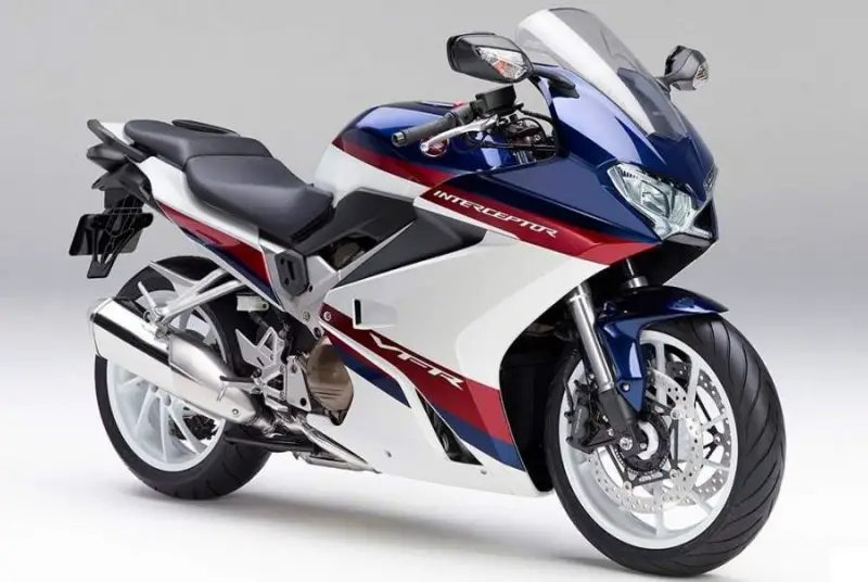 VFR800.thumb.jpg.24c273bf379a9466b2a6064b9f1276fa.jpg