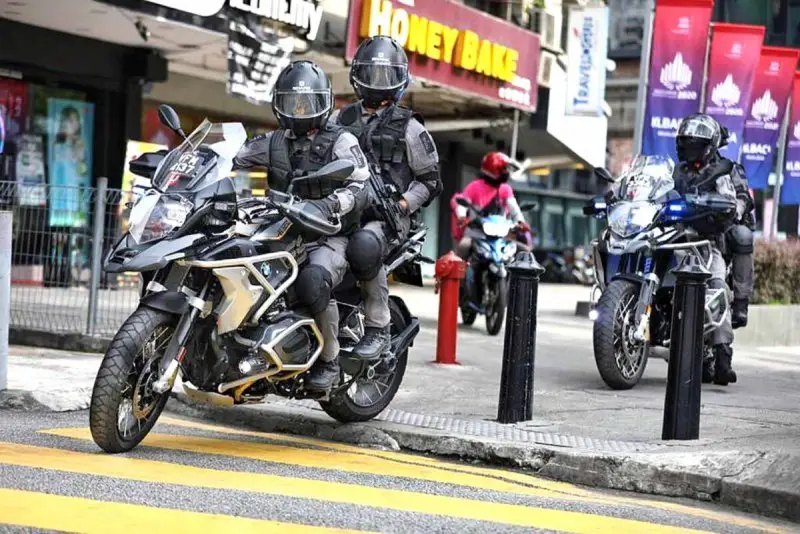 BMW-1250GS-UTK-PDRM-1-1200x800.thumb.jpg.3de7788ffcc1c5487e78c872b92d29d0.jpg