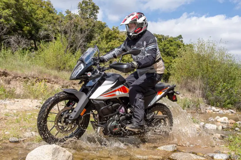 2020-KTM-390-Adventure-Review-ADV-motorcycle-12.thumb.jpg.37e1ac3970d1f6dbb675998d6b33979f.jpg