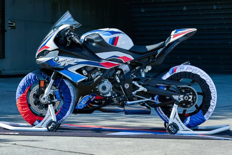 2021-BMW-M-1000-RR-First-look-superbike-racing-motorcycle-17.thumb.jpg.1da6ddc55de4d6ee9ce9d780da53dd15.jpg
