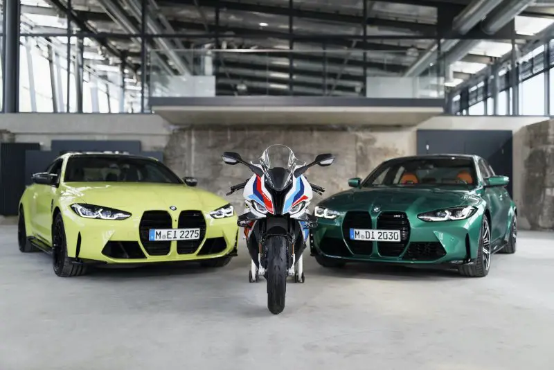 BMW-M-1000-RR-33.thumb.jpg.9fd1a84047a7a6de3dd7ae1f3d8da914.jpg