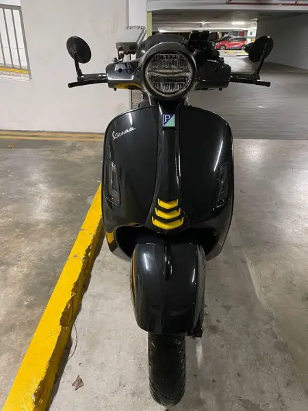 vespa_gts_300_supertech_hpe_1614708657_b46229e2_progressive.jpg