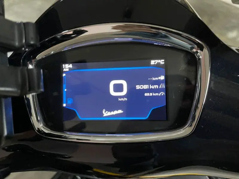 vespa_gts_300_supertech_hpe_1614708658_478c7346_progressive.jpg