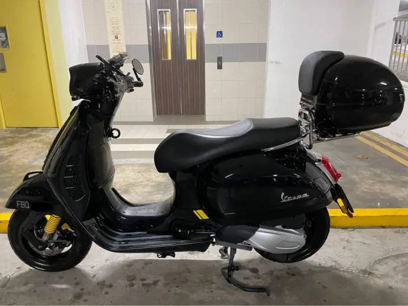 vespa_gts_300_supertech_hpe_1614708658_b381a2eb_progressive.jpg