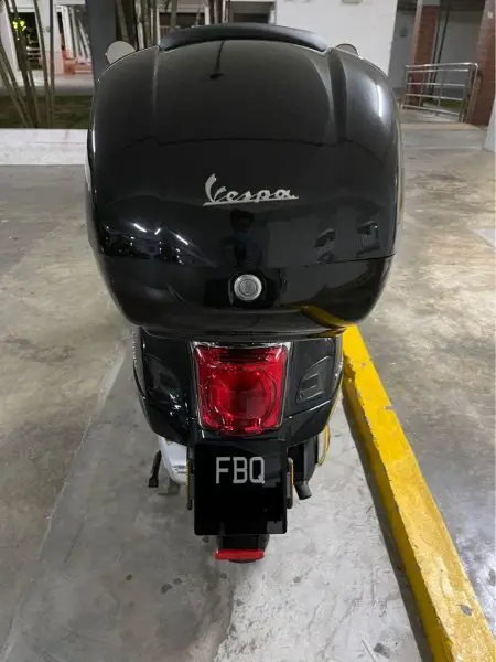 vespa_gts_300_supertech_hpe_1614708658_cbbcec88_progressive.jpg