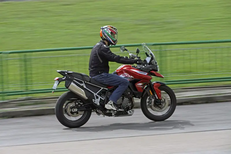 2021-Triumph-Tiger-900-Review-Singapore-CarBuyer.com_.sg-13.thumb.jpg.3709b2dc609def5dc9895b89da9a26ae.jpg
