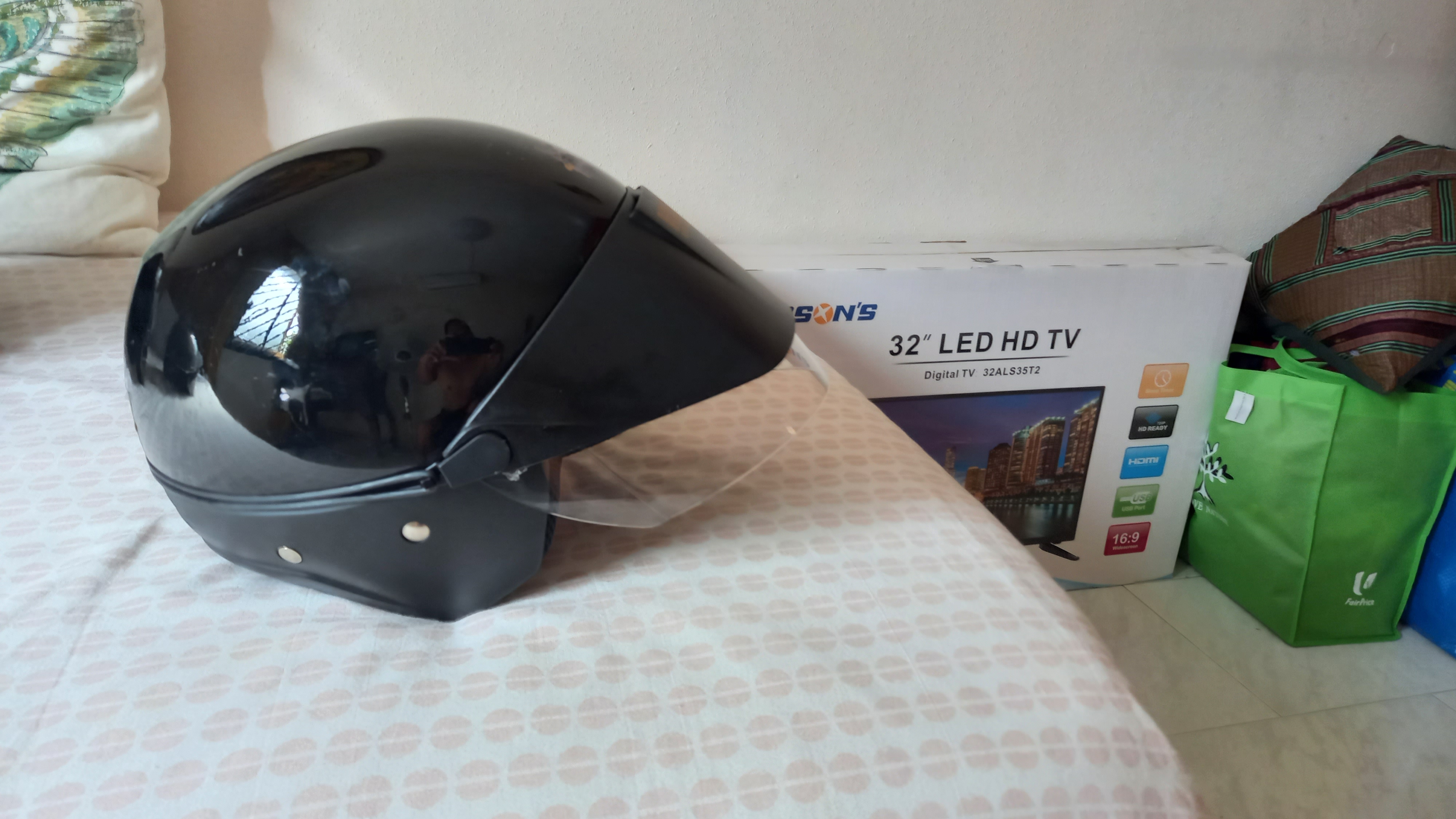 Used helmets for sale Motorcycle Apparels (Gloves, Helmets, Riding