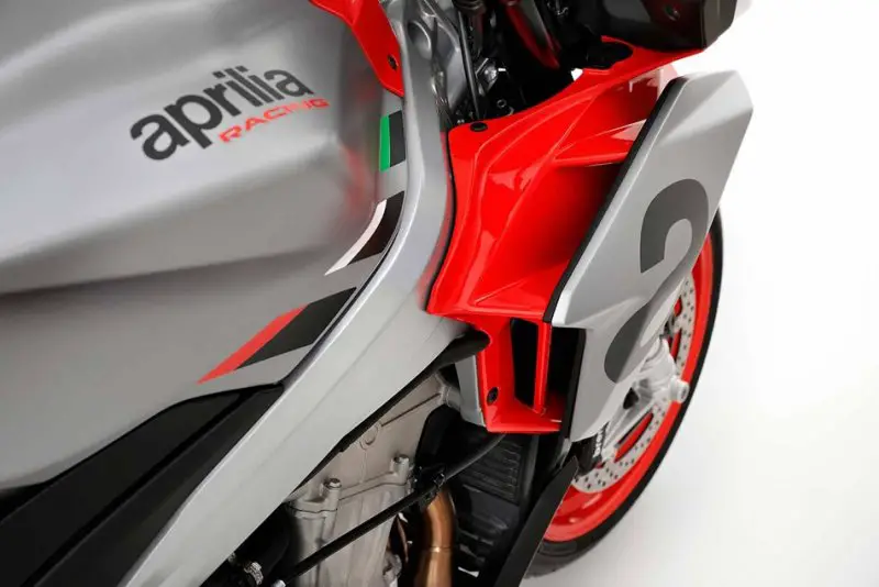 aprilia-tuono-660-4.thumb.jpg.307cc7659896bc7a169163b581d75ca0.jpg
