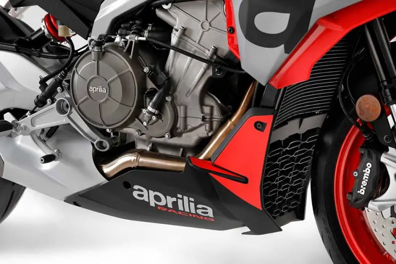 aprilia-tuono-660-5.thumb.jpg.0590539bff8dbd9ae49c5ff23db1beaa.jpg
