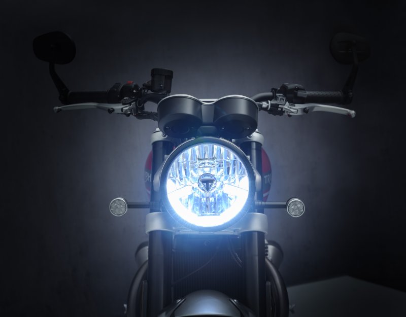 SpeedTwin_Details2.thumb.jpg.a5dc261b0db1aa908e54cce95ddb4f1a.jpg