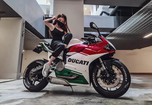 More information about "Take A Motorcycle Trip Around Singapore With Vaune Phan"