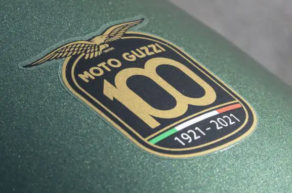 Moto-Guzzi-centenary-livery.jpg.1fa407588594233f03fca9bcafc3feaa.jpg