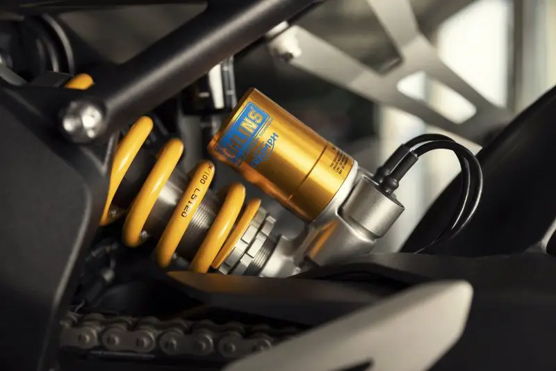 1262485847_SpeedTriple1200RR_MY22_Detail_13_ML.thumb.jpg.a97d080e4b5d9b3a254af430fe304503.jpg