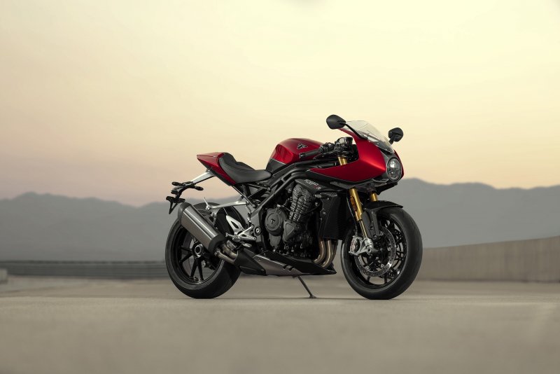 1366022555_SpeedTriple1200RR_MY22_27A0049-5_ML.thumb.jpg.c07470b0ad0a00481fa4f5217413cc17.jpg