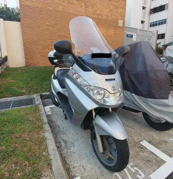 Piaggio-X8-2a.jpg