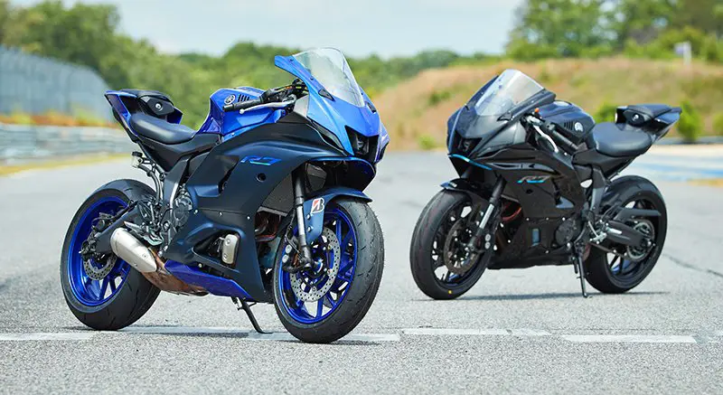 2_YZF-R7_blue-black.jpg.2189ec925b7909c75de540d889736ec0.jpg