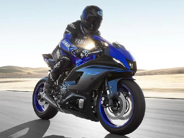 yamaha_r7_action_3.webp.3d9e5986edbc918e3e2c6225cf6f3d42.webp