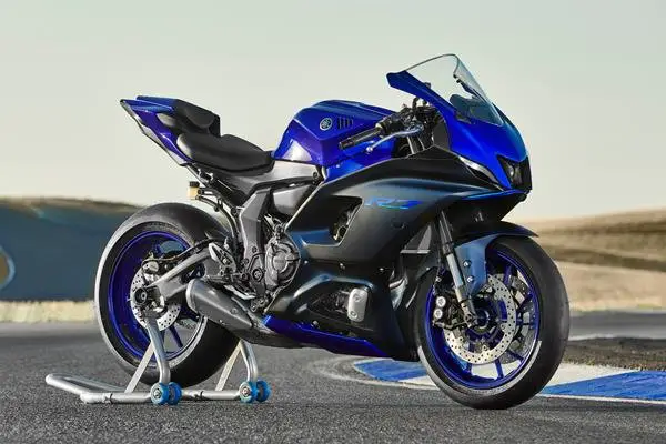 2022_Yamaha_R7.jpg.ccf0041cbc9e74ac94b0037481a98d3c.jpg