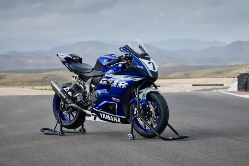 yamaha_r7_gytr_01.thumb.jpg.d66fcc608f143a1502b38981939836e5.jpg